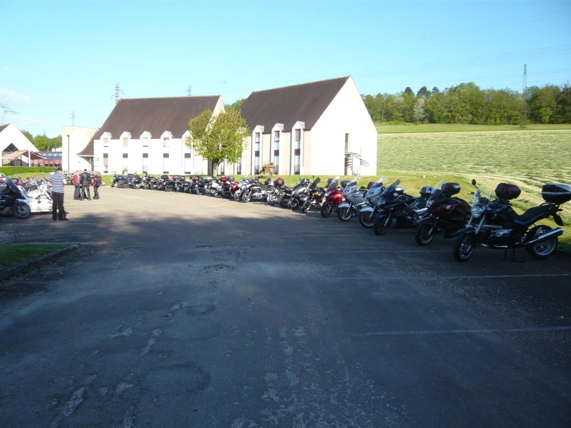 Auberge De Bourgogne Tonnerre Exterior photo